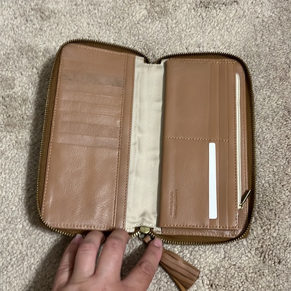 Lucky Brand wallet - Picture 4 of 7